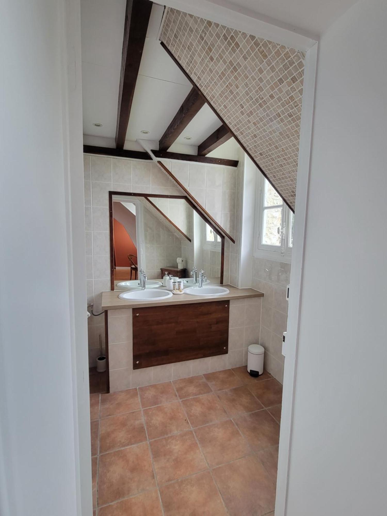 Chateau De Surville Surville  Стая снимка